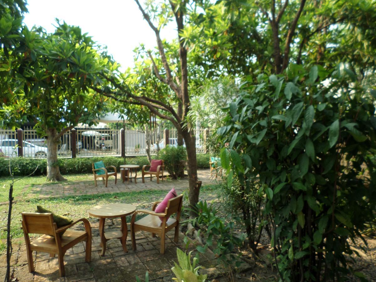 Baanwealaa Guesthouse (Adults Only) Čiang Mai Exteriér fotografie